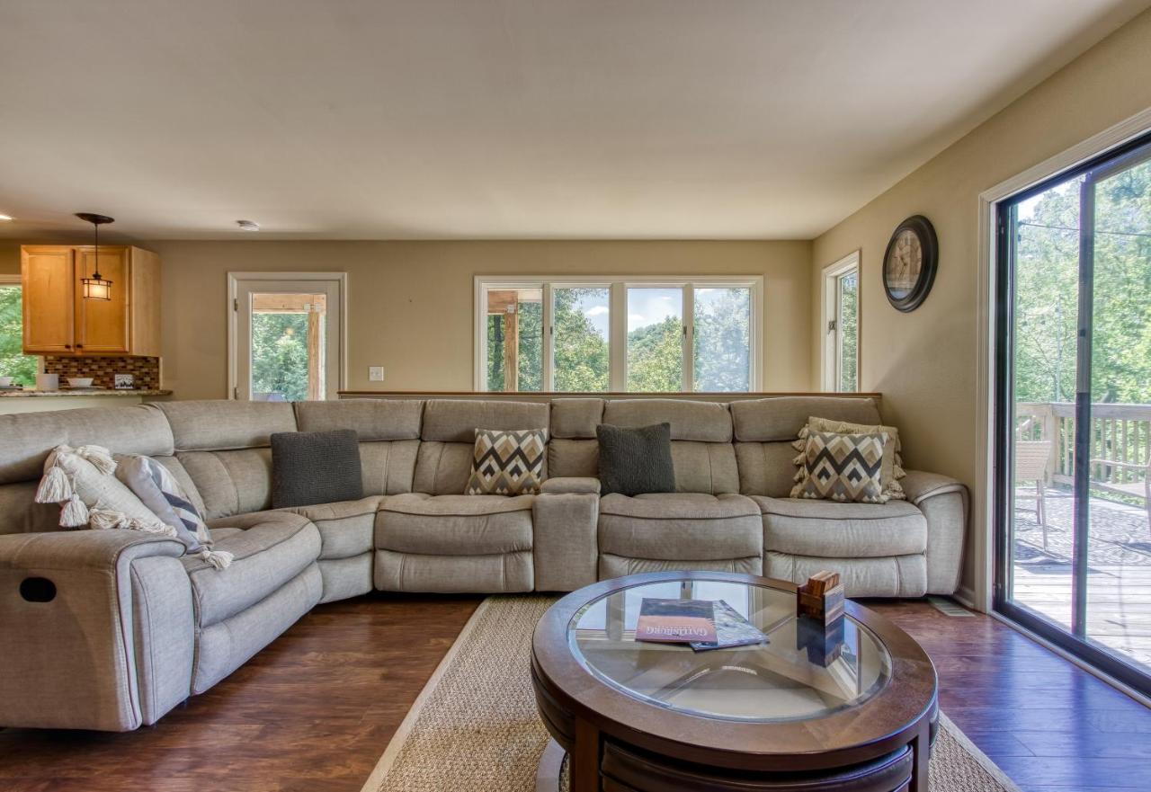 Memorable "Deer & Doe" By Honeybearcabins 4Br 3Ba, Mountain View Deck, Farmhouse Decor, Fireplace, 3 Acres Sevierville Dış mekan fotoğraf