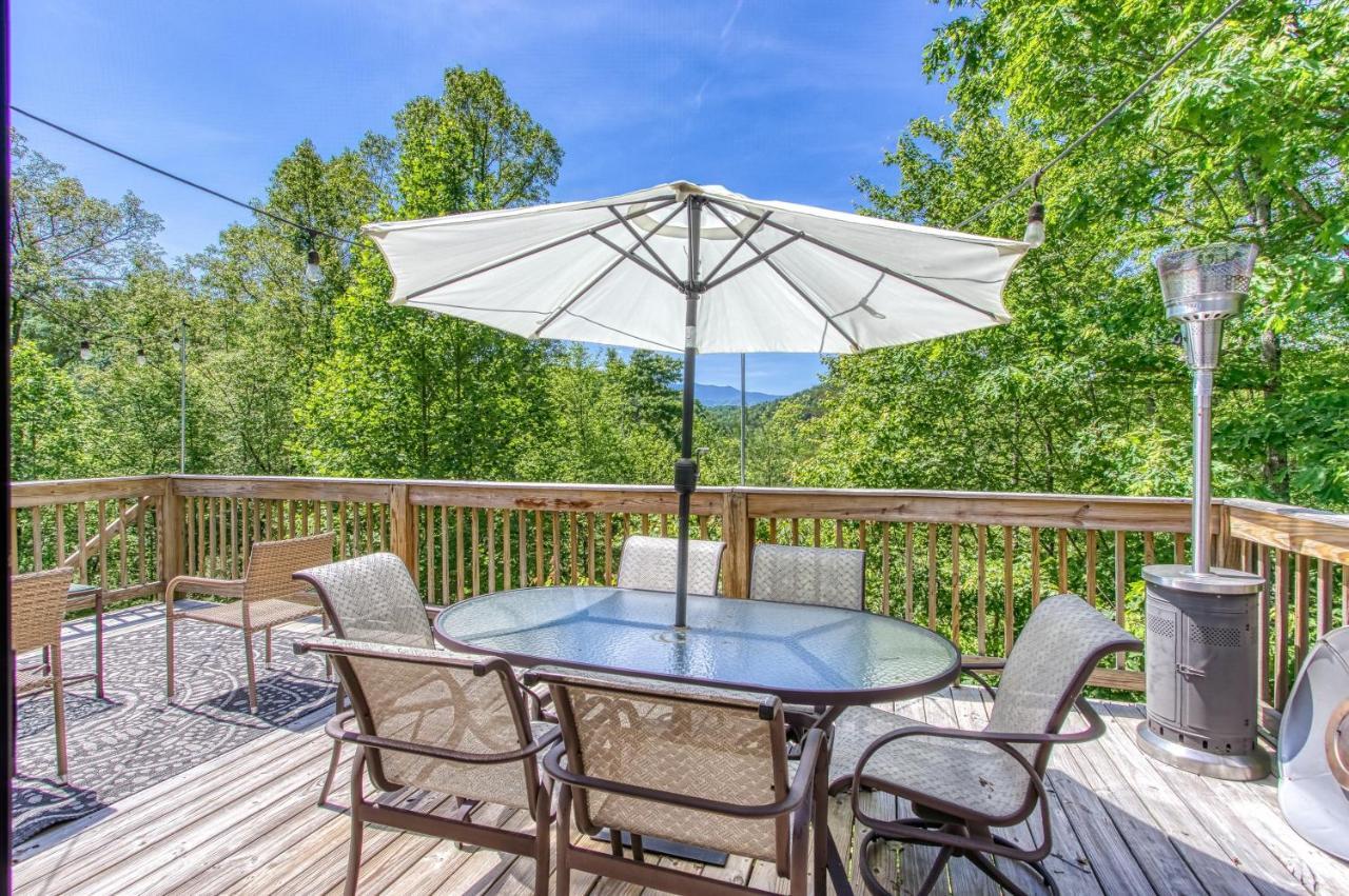 Memorable "Deer & Doe" By Honeybearcabins 4Br 3Ba, Mountain View Deck, Farmhouse Decor, Fireplace, 3 Acres Sevierville Dış mekan fotoğraf